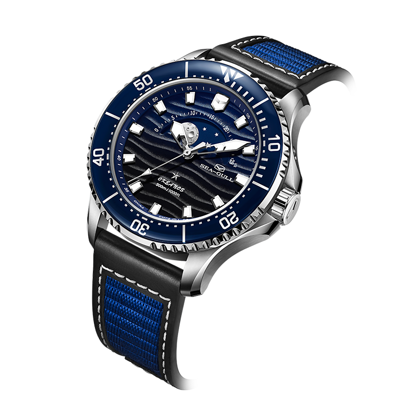 海鷗 Okeanos 月相潛水 300 公尺腕錶