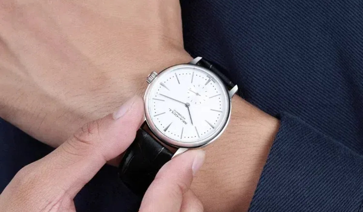 Your First Watch as a New Professional: How Seagull’s Understated Designs Elevate Your Business Image