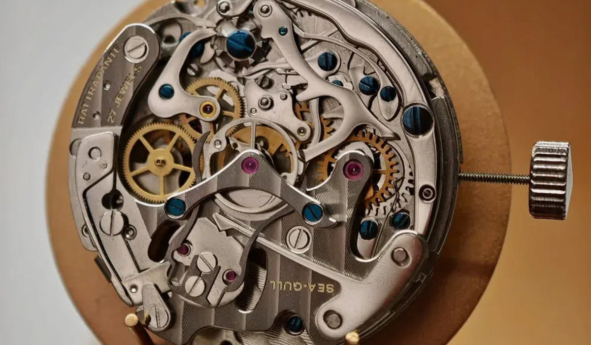 Mechanical Watches 101: What is Mechanical Watche & How to Wind it